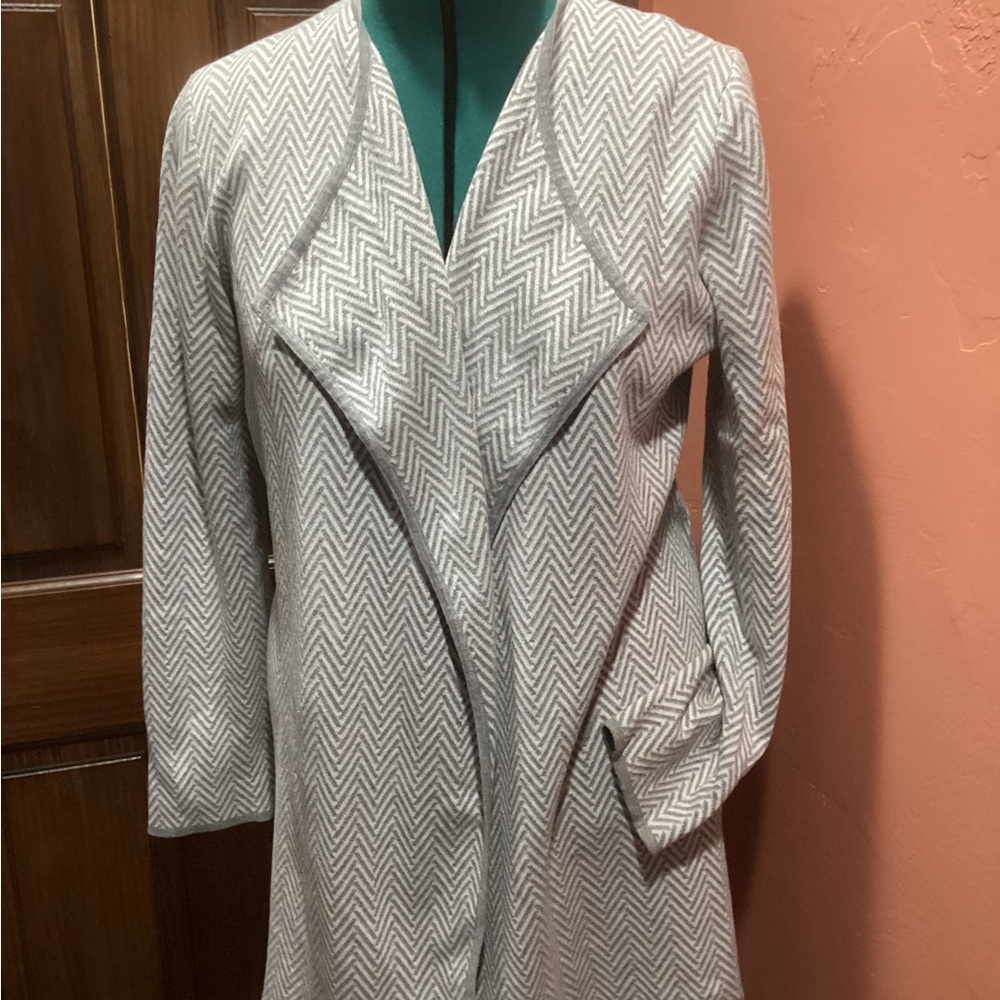 Vince Camuto Gray Chevron Open Front Cardigan